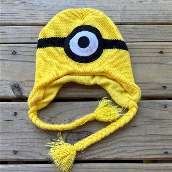 Disney Despicable Me Yellow Minion One Eye Knitted Beanie Toboggan Laplander - Picture 1 of 3